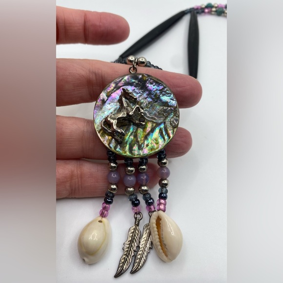 Native American Abalone Shell Horse Necklace made by “Eagle Man” Gorgeous - Picture 8 of 9